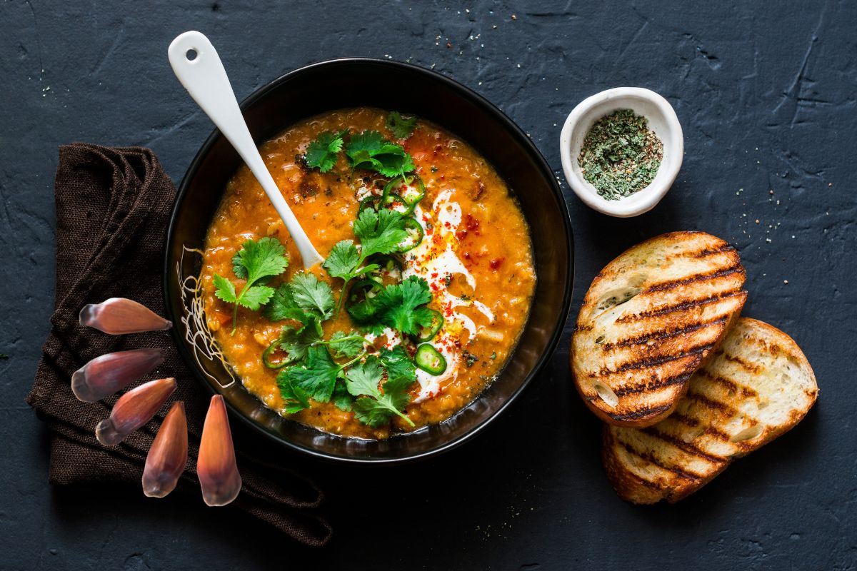 Sopa de pinhão cremosa: combinação leve, deliciosa e cheia de sabor para os dias gelados 1 sopa de pinhão.
