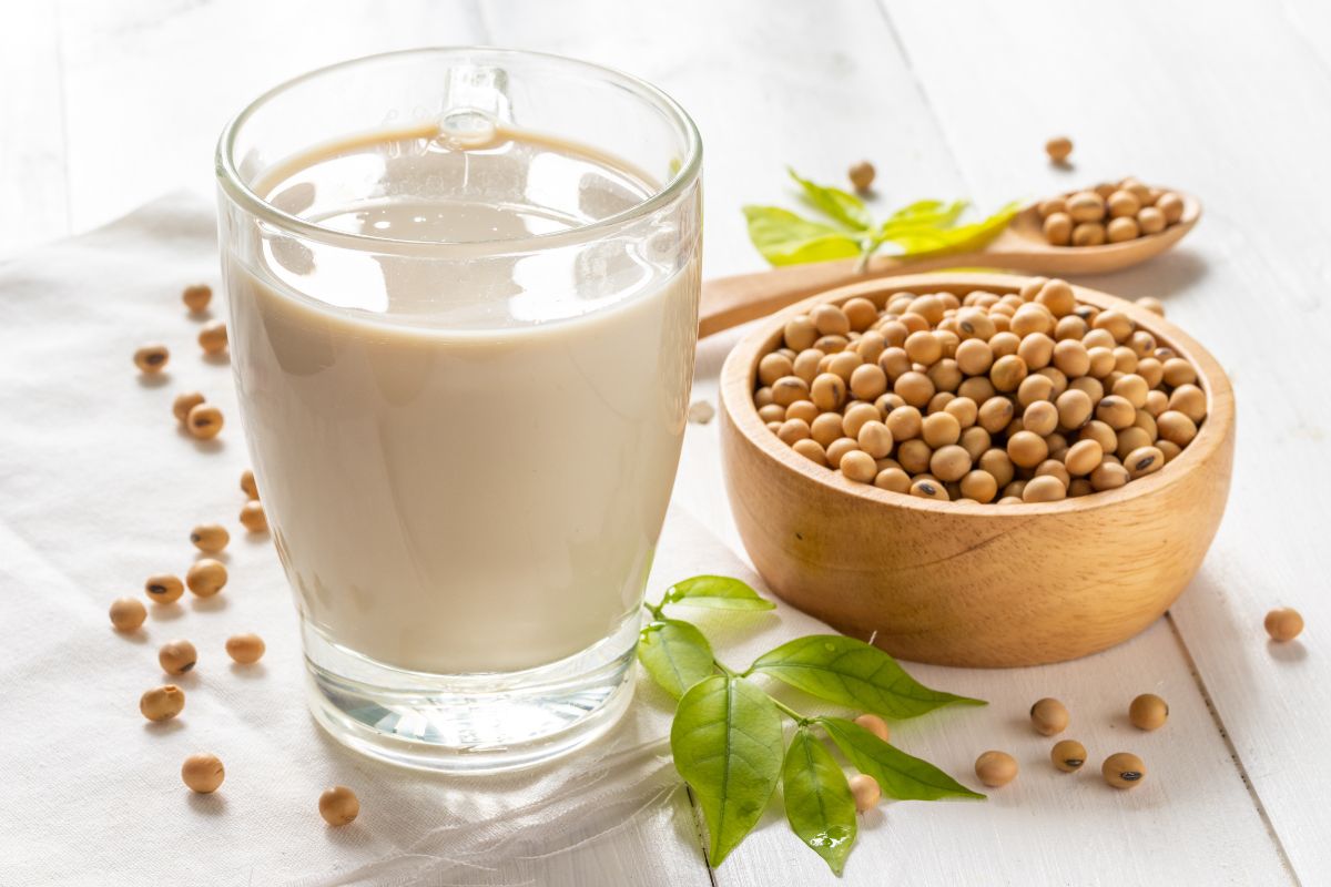 Leite de soja prende o intestino ou ajuda a soltar? Descubra a verdade antes de consumir 1 Leite de soja prende o intestino.