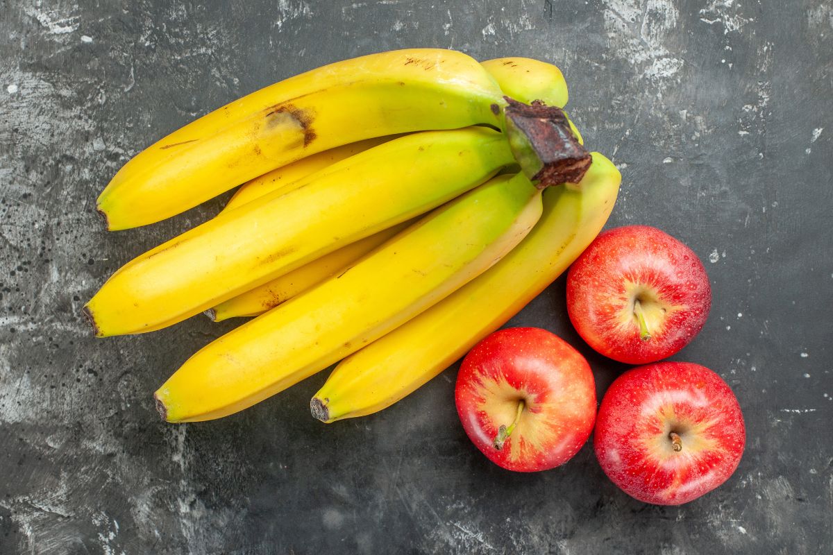 Banana ou maçã: qual tem mais fibra? Veja a melhor opção 1 Banana ou maçã: qual tem mais fibra.