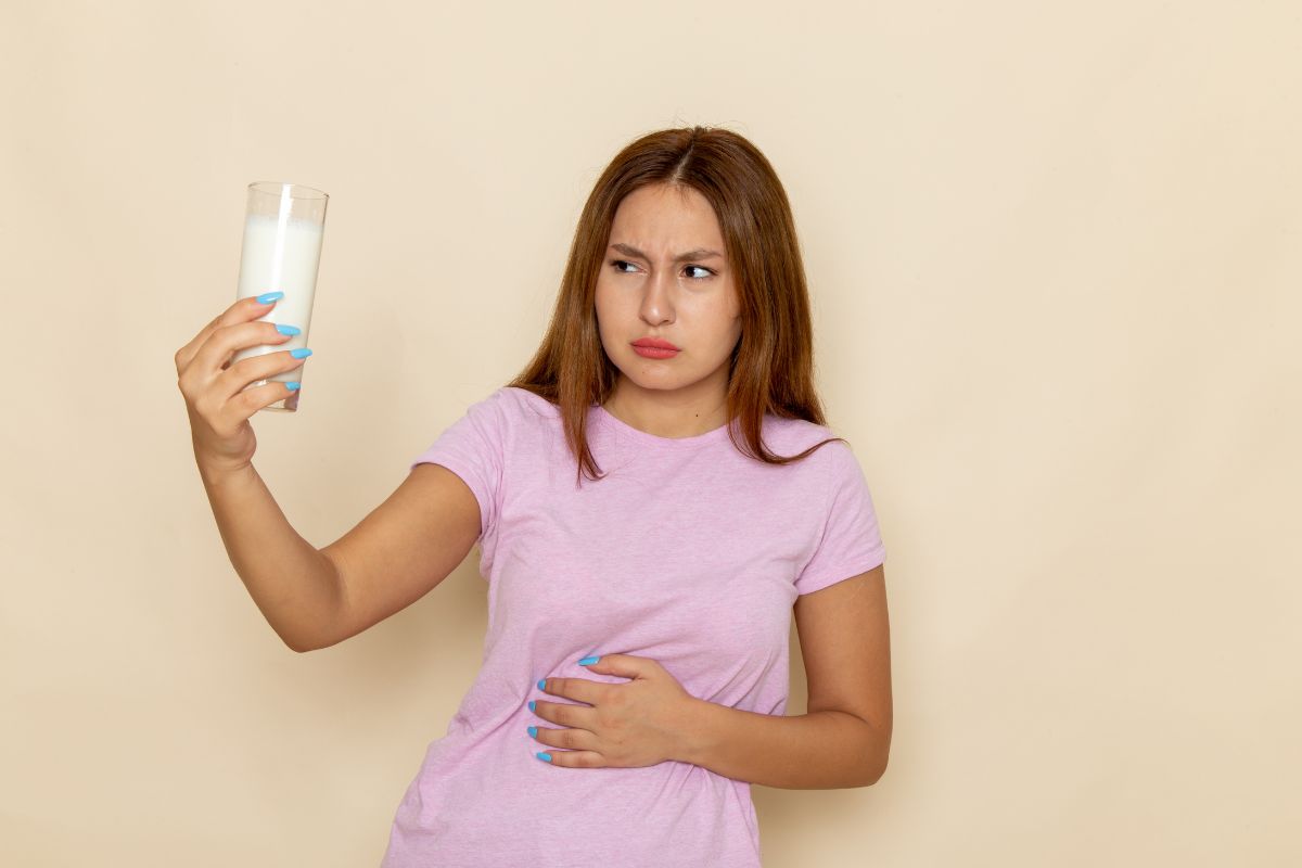 Dor e inchaço após consumir leite? Veja se pode ser inflamação causada por intolerância à lactose 1 intolerância à lactose inflama o intestino.