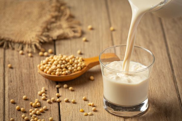Leite de soja prende o intestino ou ajuda a soltar? Descubra a verdade antes de consumir 2 leite de soja.