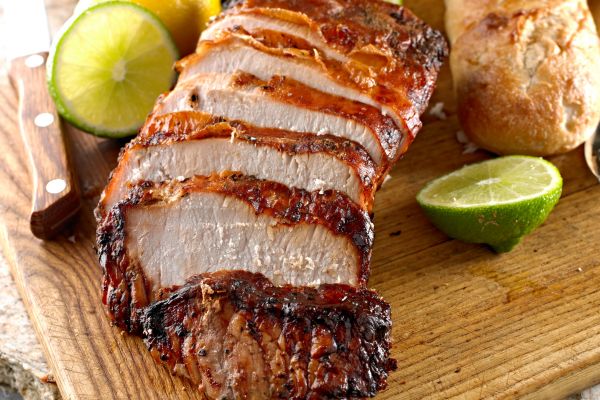 Você nunca comeu lombo assim: o jeito simples que minha avó fazia e que todo mundo pediu a receita 2 Lombo suíno assado.