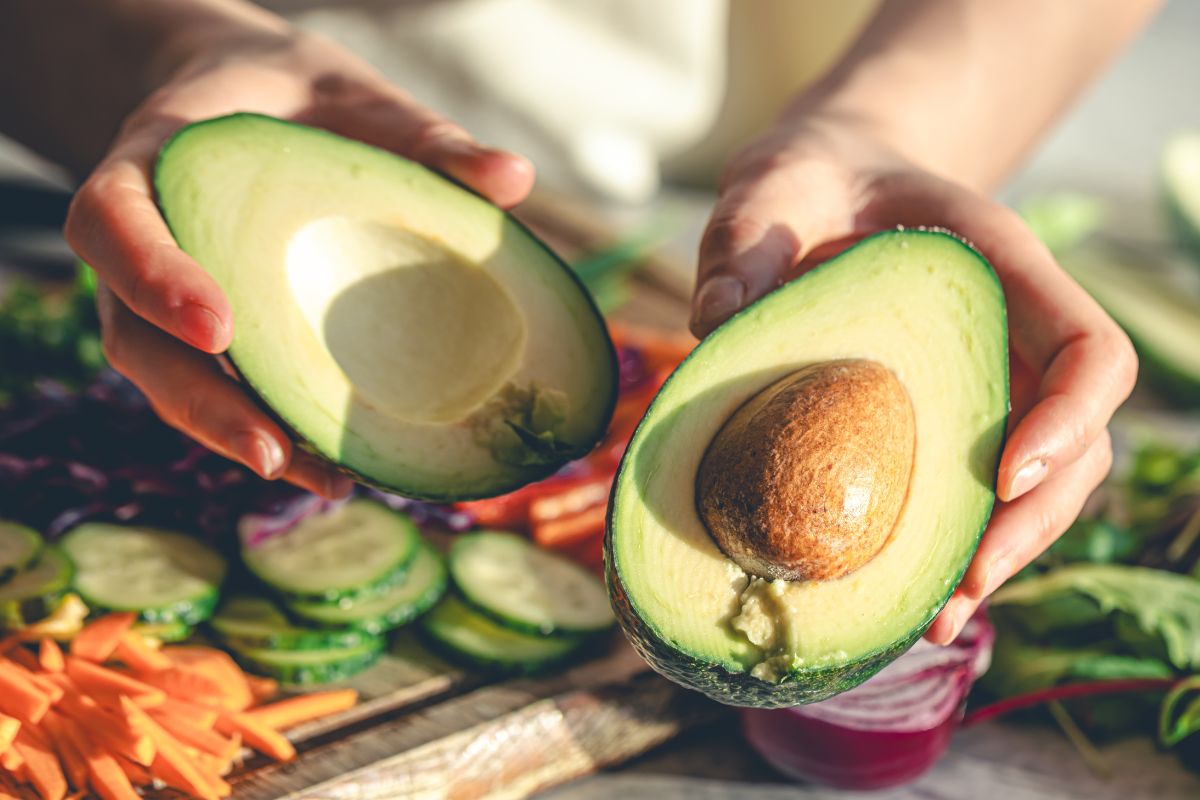 Qual é a melhor hora para comer abacate? Descubra como potencializar seus benefícios para emagrecer, dormir e mais 1 Melhor hora para comer abacate.