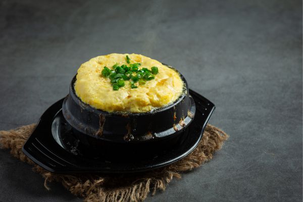 Suflê de couve-flor fit: confira essa receita deliciosa pronta em 30 minutos 2 suflê de couve-flor.