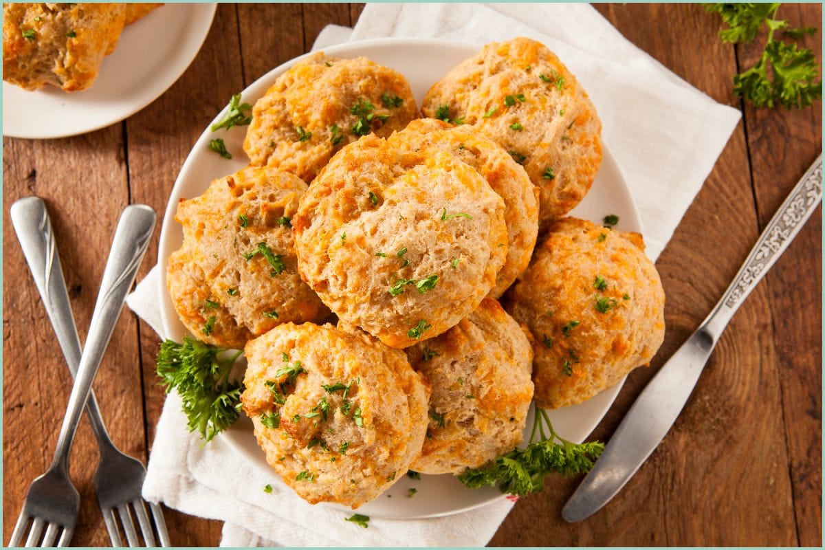Biscoito de queijo fit: opção leve e deliciosa para qualquer hora do dia 1 biscoito de queijo.