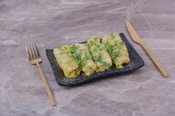 Panquecas de grão-de-bico com espinafre: a receita saudável que vai transformar suas refeições 2 panquecas de grão-de-bico com espinafre.
