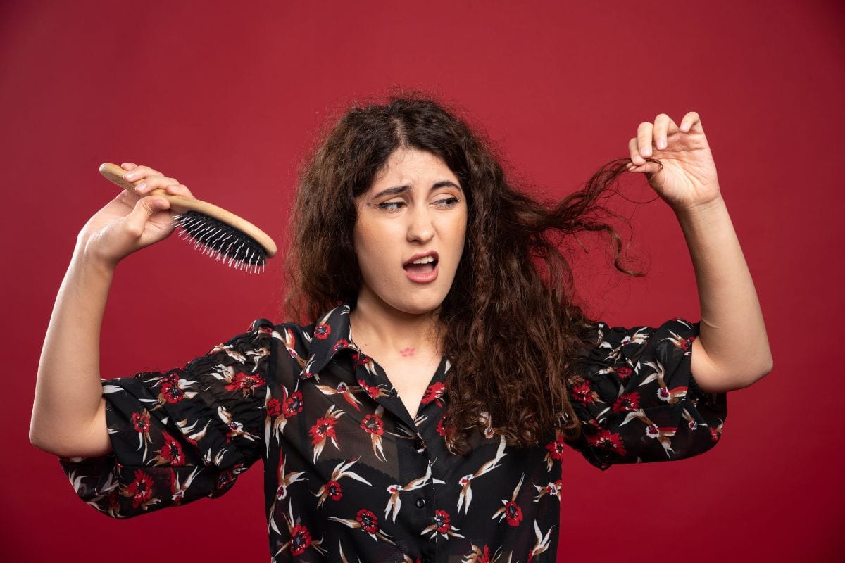 Como saber o que o cabelo precisa: guia completo para hidratação, nutrição e reconstrução 1 Como saber o que o cabelo precisa.