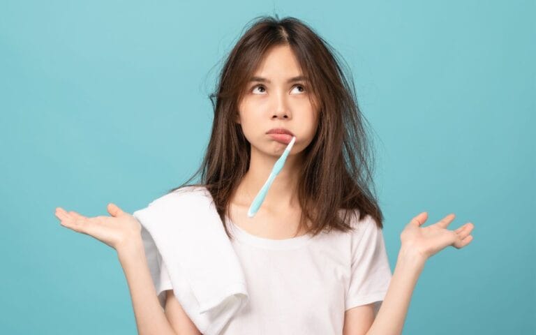 escovar os dentes antes ou depois do café da manhã.