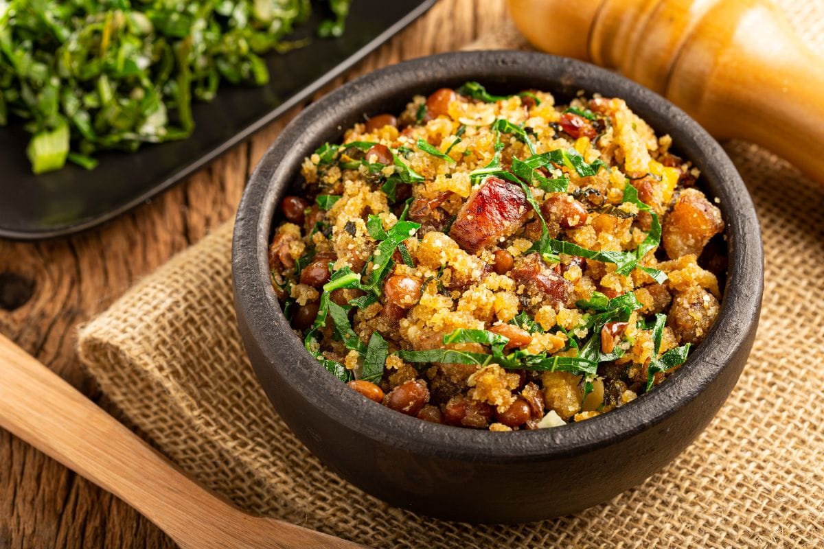 Feijão fradinho com couve refogada: receita saudável, saborosa e fácil de fazer 1 Feijão fradinho com couve refogada.