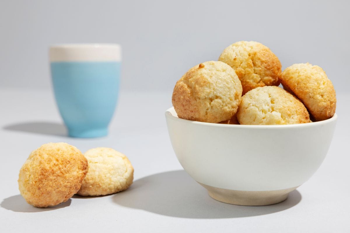 Pão de queijo fit com batata-doce: a versão saudável e deliciosa que vai conquistar você 1 pão de queijo fit com batata-doce.