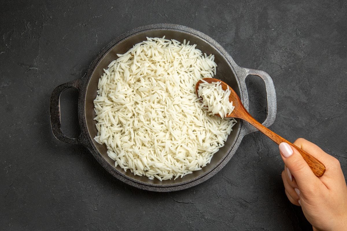 Pode comer arroz requentado? Veja os riscos e o que acontece ao reaquecê-lo 1 pode comer arroz requentado.