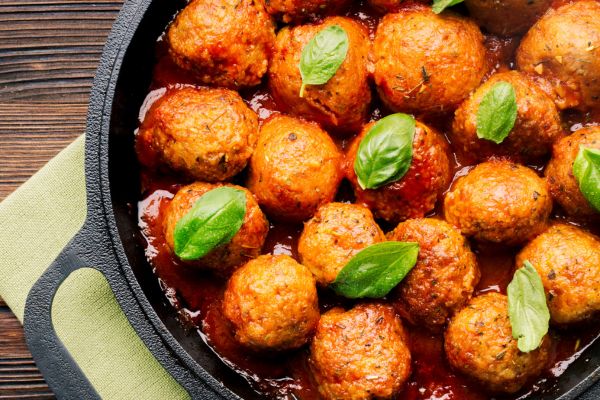 Almôndegas de lentilha ao sugo: a escolha perfeita para substituir a carne com sabor 2 almôndegas de lentilha ao sugo.