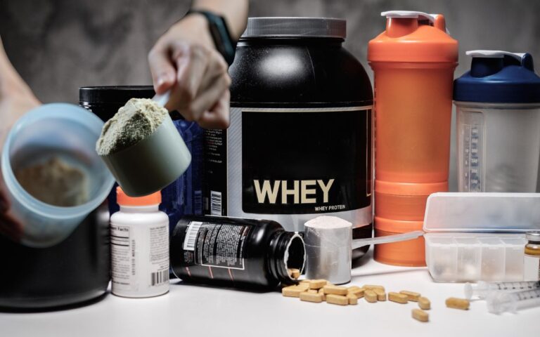 Suplementos alimentares para ganhar massa muscular.