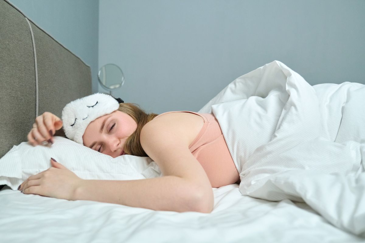 dormir de barriga para baixo faz mal.