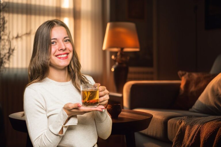 Chá para tomar a noite para desinchar.