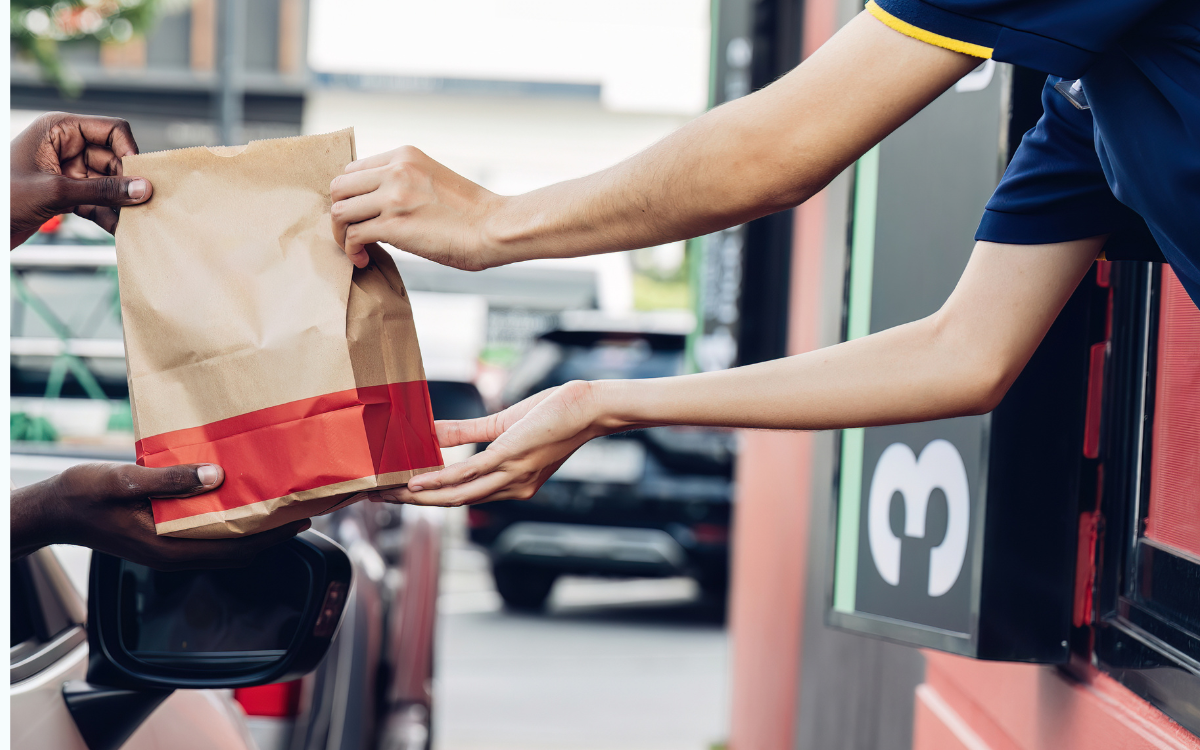 Fast food e delivery frequentes? O impacto que seu corpo sente com o tempo 1 alimentação inflamatória.
