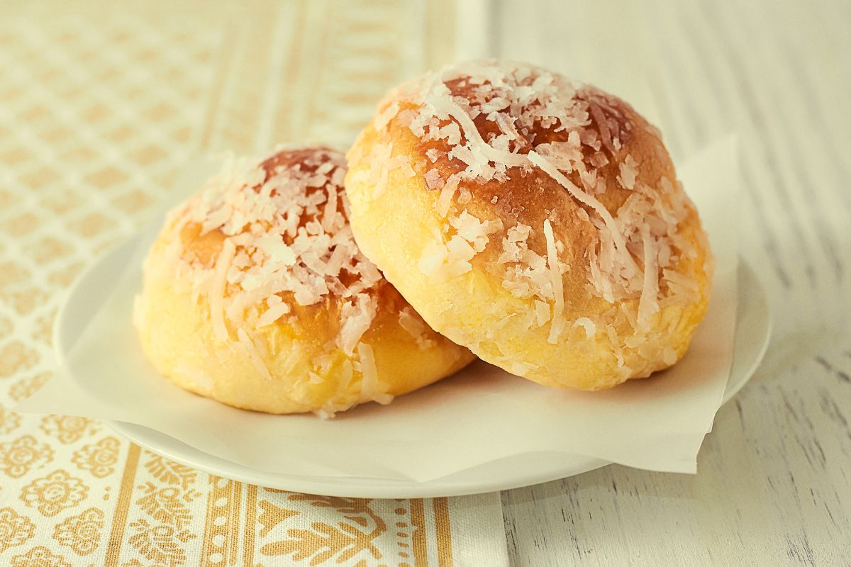 Pão doce de coco light: macio, perfumado e perfeito para matar a vontade de doce sem culpa 1 pão doce de coco light .