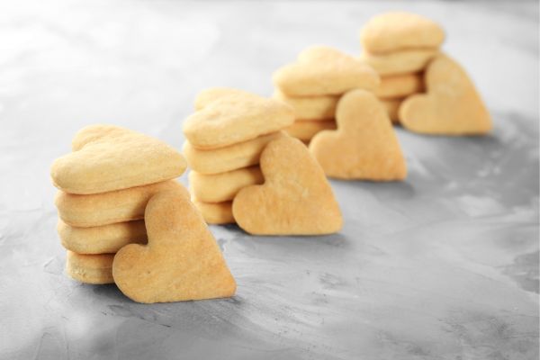 Biscoito amanteigado caseiro que pede um café fresquinho: aprenda 2 biscoito amanteigado caseiro.