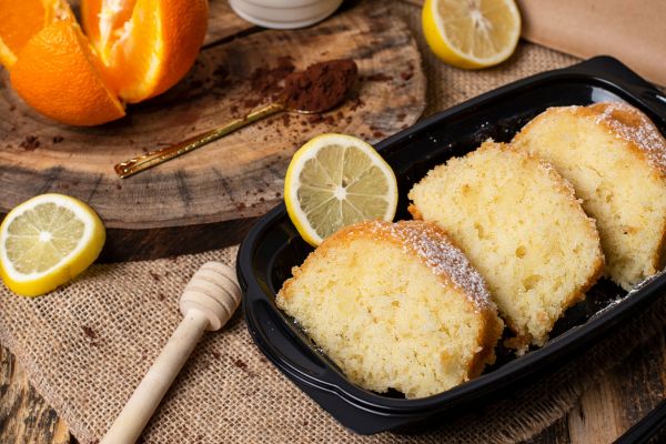 bolo fofinho de iogurte natural.