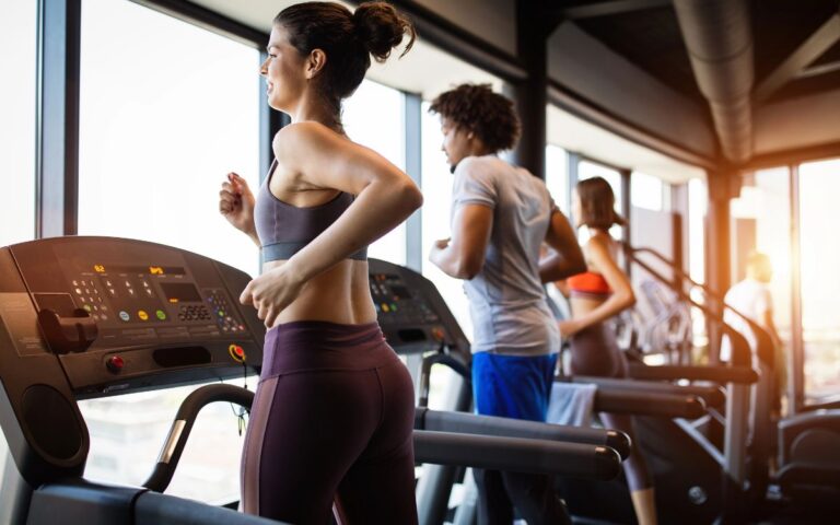 exercício físico aumenta o gasto calórico.