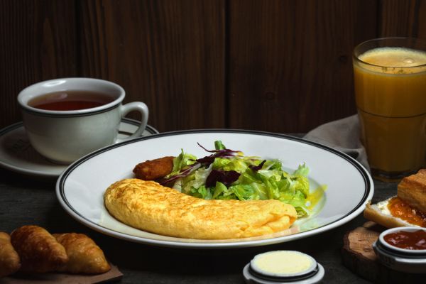 Omelete completo e cheio de sabor para refeições práticas e equilibradas 2 omelete completo.