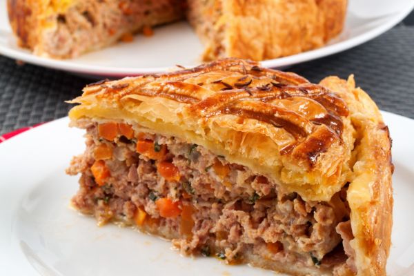 Torta de carne moída.