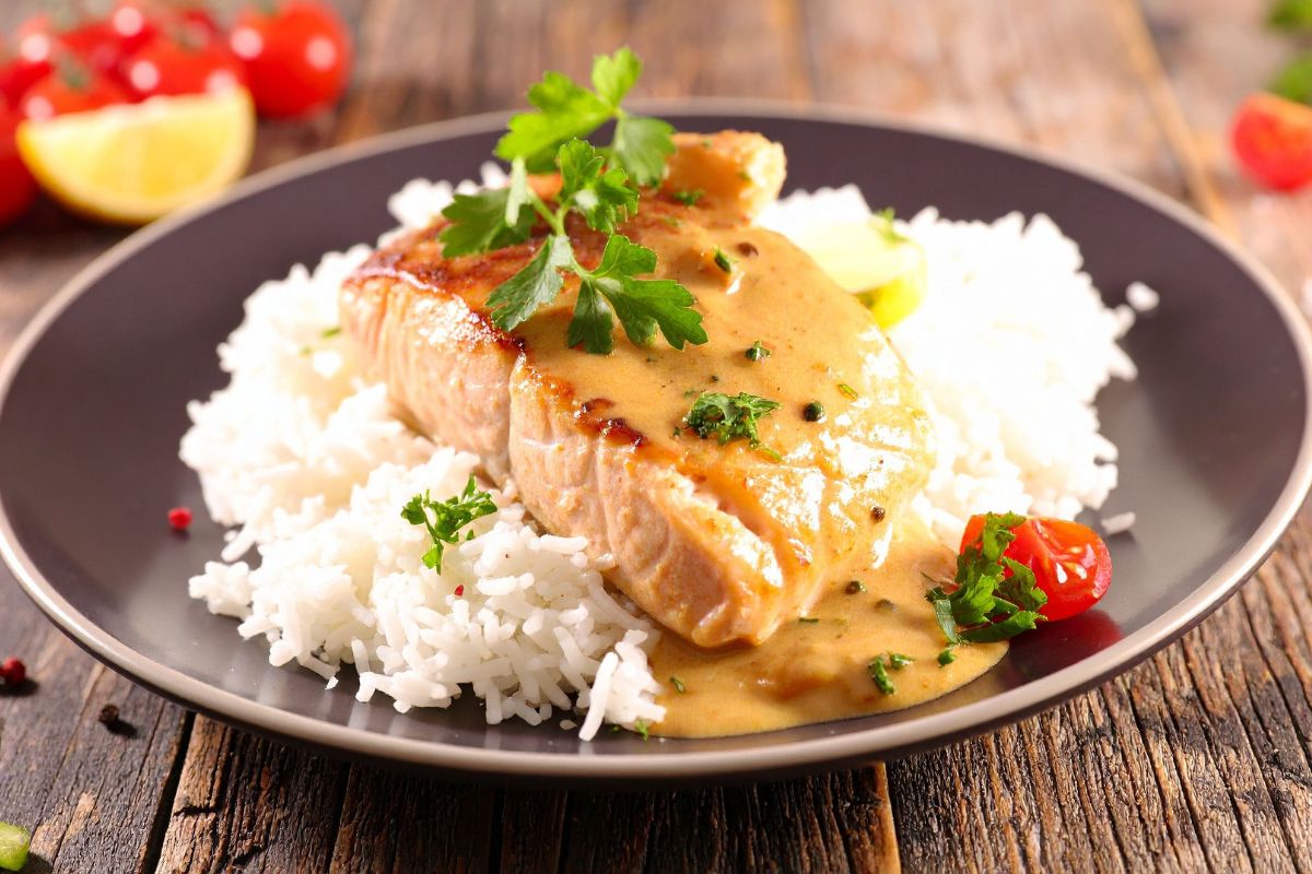 Filé de tilápia com molho de mostarda: uma escolha leve para cuidar do colesterol no dia a dia 1 filé de tilápia com molho de mostarda.