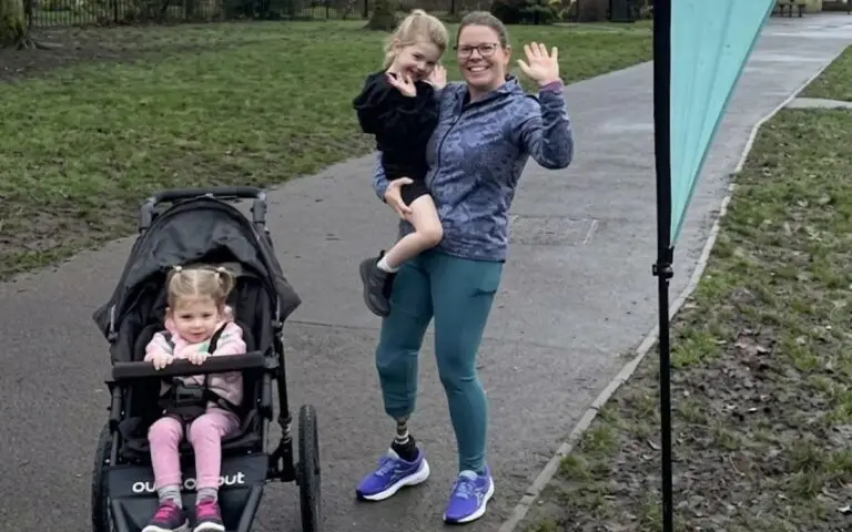 Dor no calcanhar Foto ReproduçãoInstagram @half_price_pedicure_vs_cancer