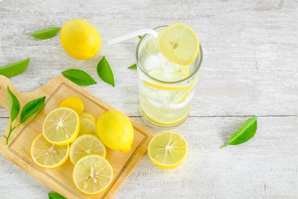 Limonada suíça funcional: refrescante, leve e perfeita para variar a hidratação 2 limonada suíça funcional.