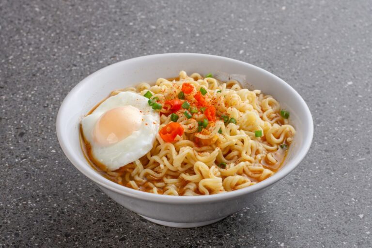 Macarrão Instantâneo Saudável: a versão nutritiva e prática para os dias corridos 3 Macarrão instantâneo saudável.