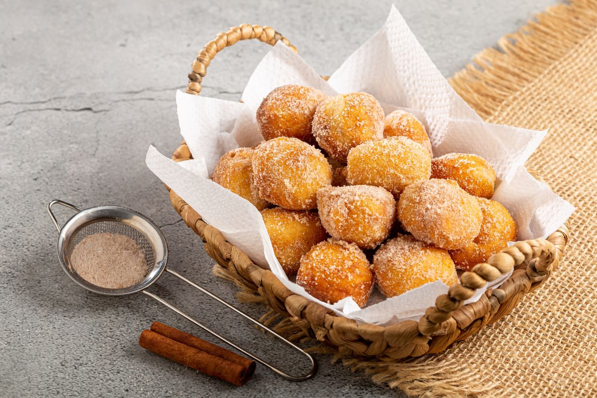 bolinho de chuva assado sem glúten.
