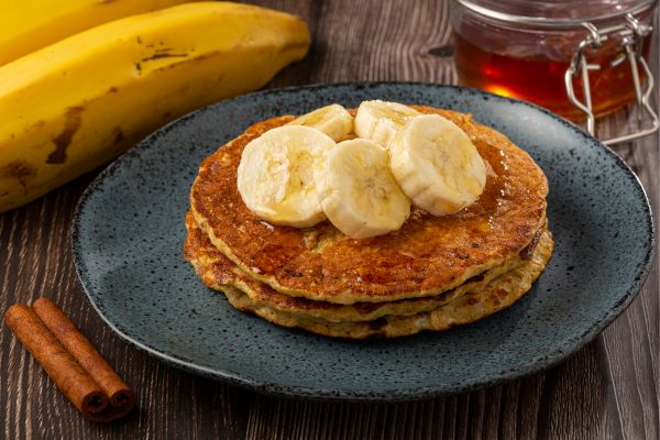 panqueca de banana com aveia.