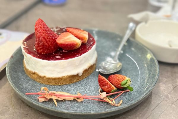 Torta gelada de morango sem açúcar: refrescante, cremosa e perfeita para os dias quentes 2 Torta gelada de morango.