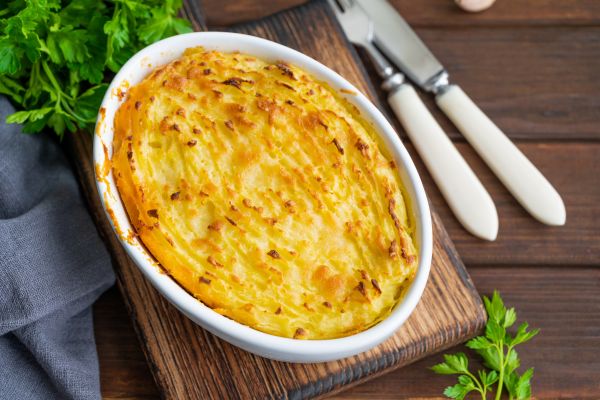 Escondidinho de frango com mandioca fitness.