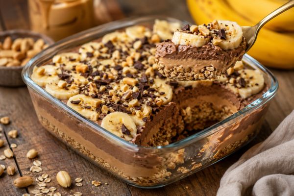 Pavê de amendoim fit que fica incrivelmente cremoso e leva ingredientes simples 2 Pavê de amendoim fit.