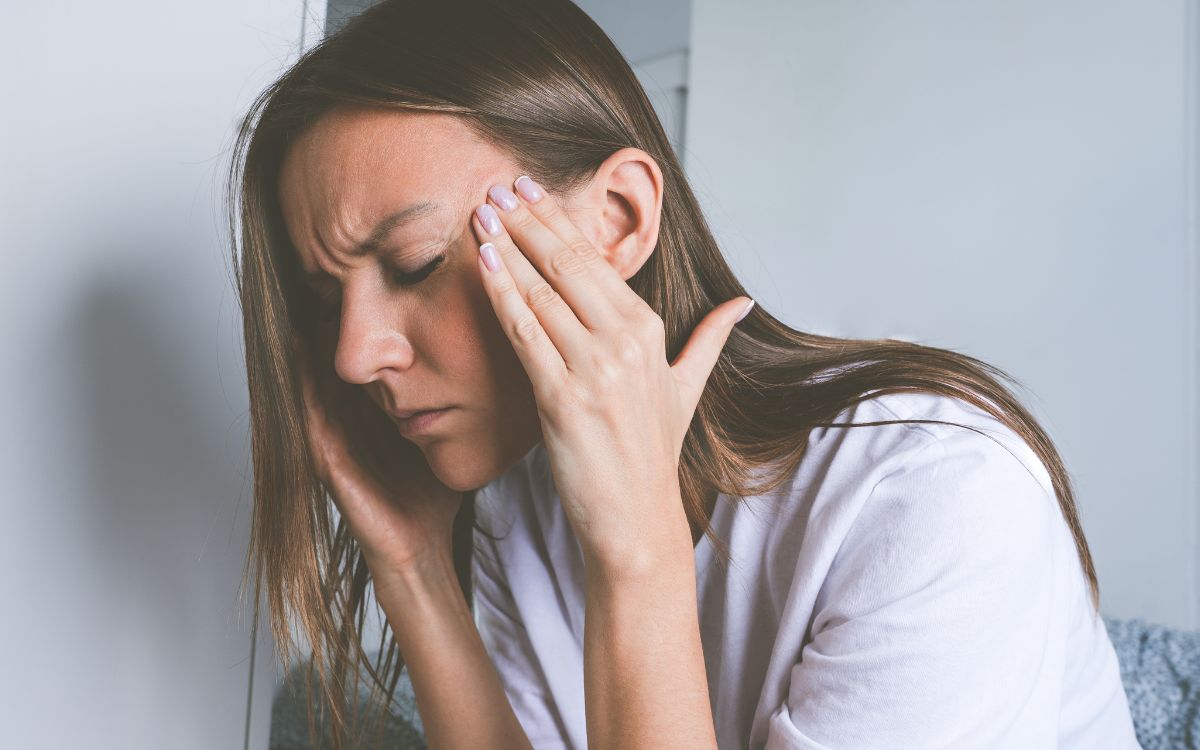 O que enxaqueca, ansiedade e problemas intestinais têm em comum? 1 Sintomas de endometriose