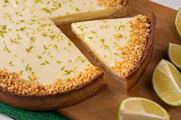 Torta de limão sem forno: sobremesa saudável, cremosa e perfeita para dias quentes 2 Torta de limão sem forno.