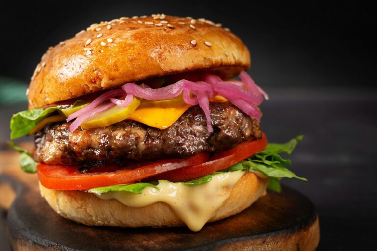 Hambúrguer caseiro saudável e com menos gordura: receita prática, suculenta e cheia de sabor 3 Hambúrguer caseiro.