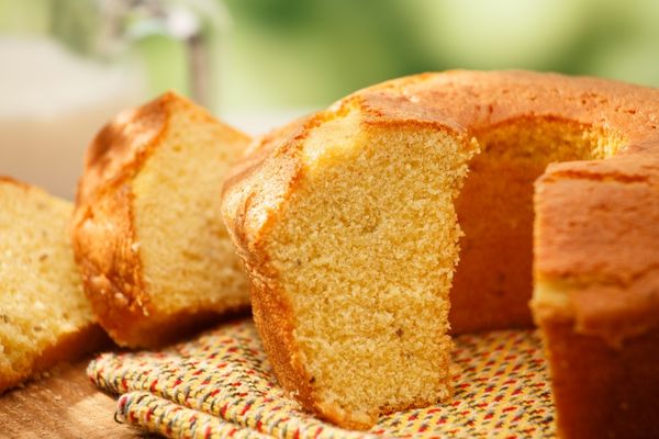 Bolo de iogurte com flocão de milho: fofinho e fácil 2 Bolo de iogurte com flocão de milho.