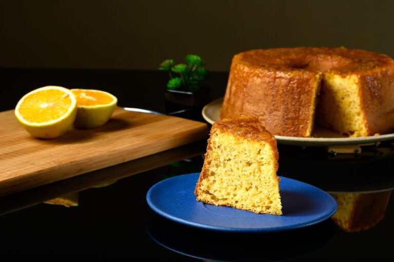 Bolo de laranja sem glúten e sem açúcar que fica delicioso e muito fofinho 2 Bolo de laranja sem glúten e sem açúcar.