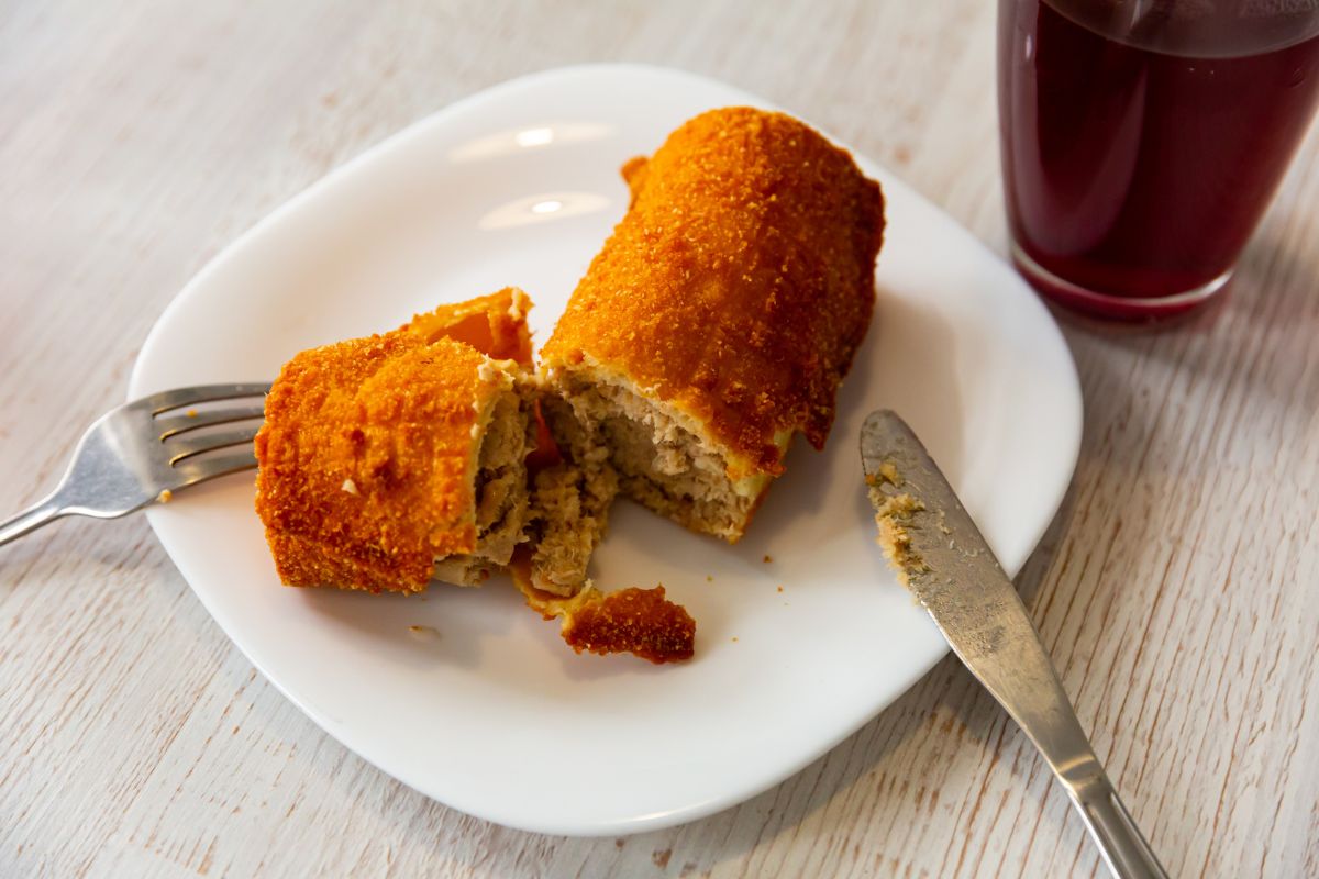 Croquete de carne na airfryer: uma opção crocante e equilibrada para o dia a dia 1 Croquete de carne na airfryer.