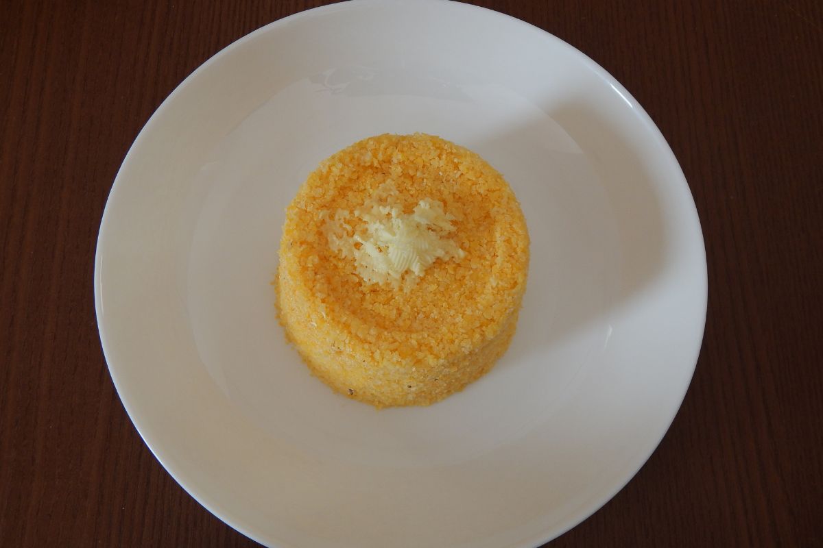 Cuscuz de micro-ondas: receita prática e saudável que fica pronta em poucos minutos 1 Cuscuz de micro-ondas.