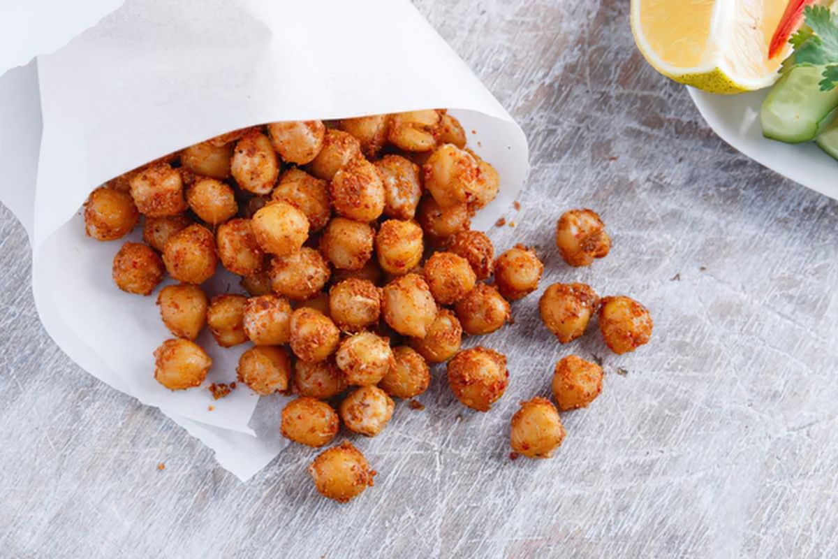 Snack de grão-de-bico crocante.