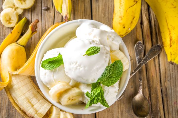 Sorvete fit de banana: sobremesa cremosa, saudável e fácil de preparar 2 Sorvete fit de banana.