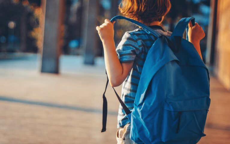 Volta às aulas para crianças autistas