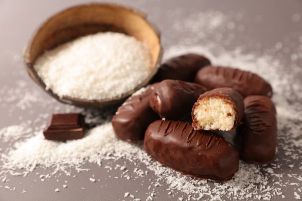 Bombom fit de chocolate com 3 ingredientes: fácil, cremoso e irresistível 2 bombom fit de chocolate com 3 ingredientes.