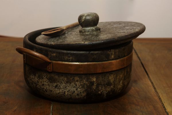 Panela de pedra-sabão faz mal para a saúde? O que você precisa saber 2 Panela de pedra-sabão