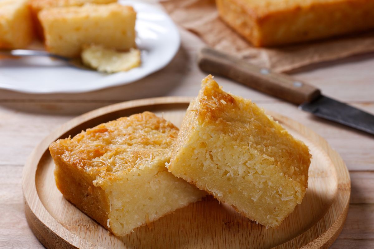 Bolo de mandioca de liquidificador: receita saudável e fácil 1 Bolo de mandioca de liquidificador.