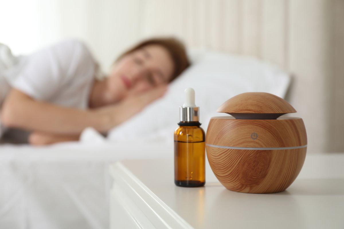 3 óleos essenciais que podem deixar sua noite mais tranquila 1 Óleos essenciais para dormir bem.