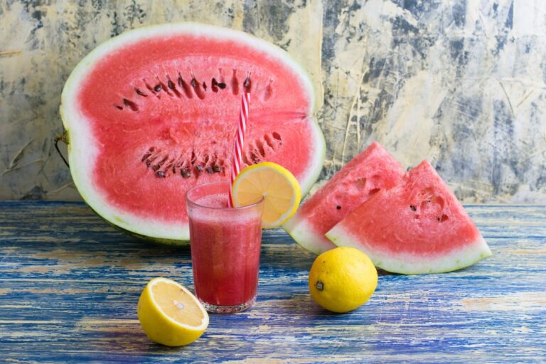 Suco de melancia com limão: refrescante, leve e pronto em minutos 3 Suco de melancia com limão.